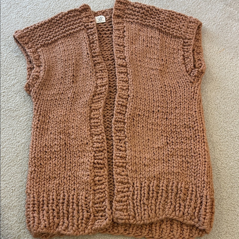 Loopy Mango Merino Wool Chunky Knit Sweater Vest Camel - Picture 2 of 6